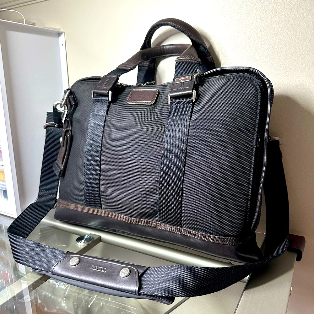 Tumi Alpha Bravo
